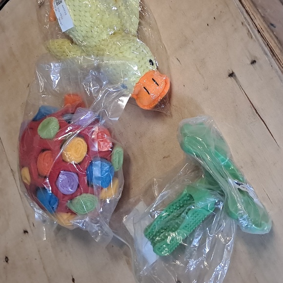 NWT 3 Piece Pet Toy Set - Picture 12 of 12